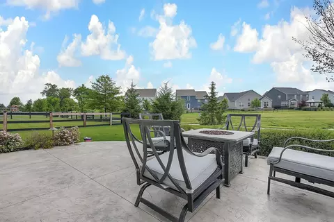 Exterior - 5609 Meadowhaven Dr, Powell, OH 43065 photo 6 of 6