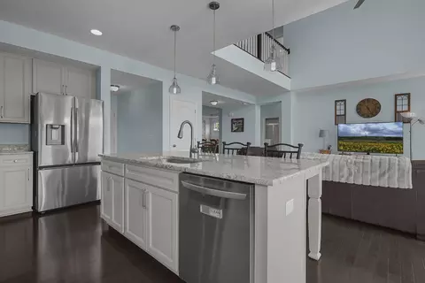 Kitchen - 5609 Meadowhaven Dr, Powell, OH 43065 photo 2 of 4