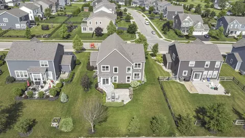 View/Area - 5609 Meadowhaven Dr, Powell, OH 43065 photo 2 of 6