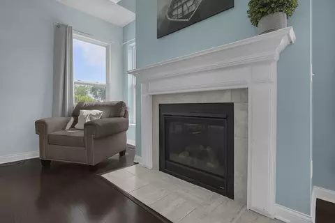Living - 5609 Meadowhaven Dr, Powell, OH 43065 photo 3 of 3