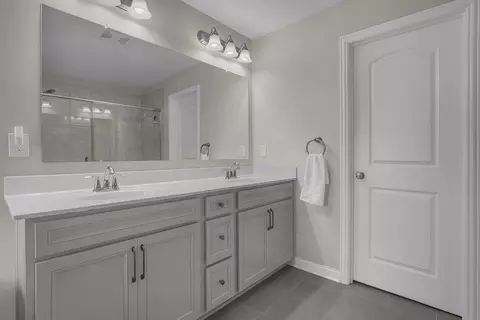 Bath - 5609 Meadowhaven Dr, Powell, OH 43065 photo 4 of 5