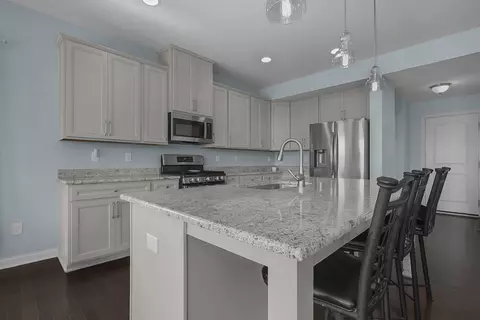 Kitchen - 5609 Meadowhaven Dr, Powell, OH 43065 photo 3 of 4