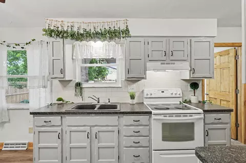 Kitchen - 178 Cliffview Dr, Mount Sterling, OH 43143 photo 3 of 5
