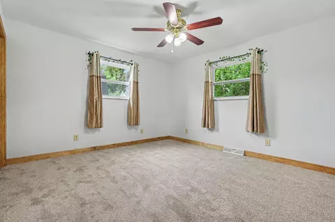 Bedroom - 178 Cliffview Dr, Mount Sterling, OH 43143 photo 3 of 5