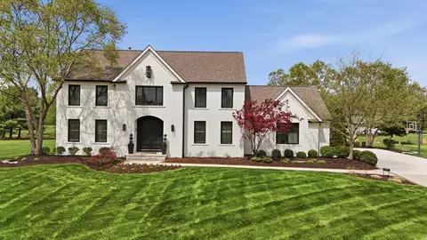 2571 Mallards Landing Dr, Powell, OH 43065