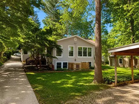 225 Summit St, Granville, OH 43023