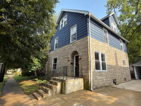 115 W Central Ave, Delaware, OH 43015