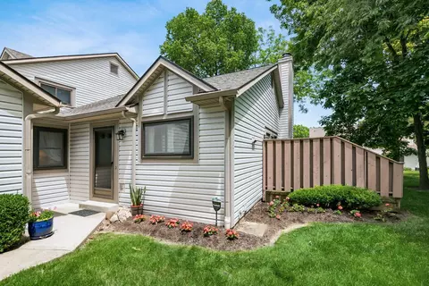 2711 Woodland Trail Dr, Columbus, OH 43231