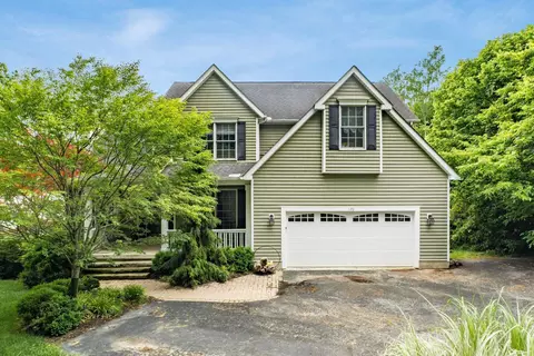 170 Rose Dr, Granville, OH 43023