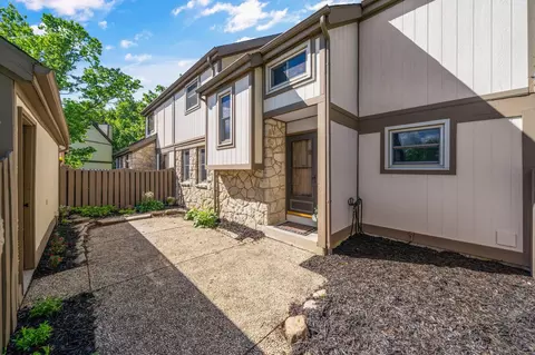 105 Kinder Pl, Columbus, OH 43230
