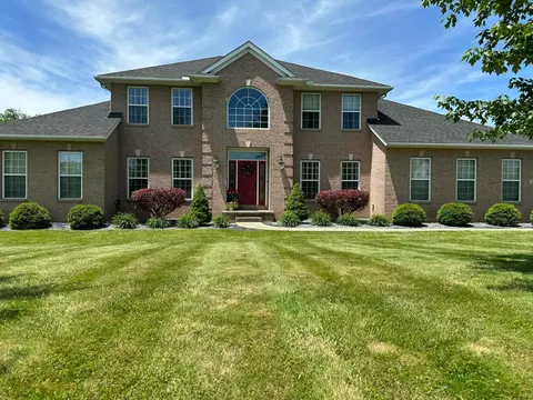 51 Bluebonnett Dr, Heath, OH 43056