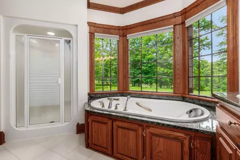 Bath - 770 Standpipe Rd, Jackson, OH 45640 photo 2 of 7
