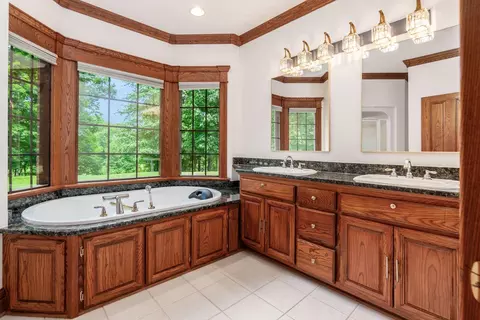 Bath - 770 Standpipe Rd, Jackson, OH 45640 photo 1 of 7