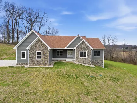 3597 Country Club Rd SW, Lancaster, OH 43130