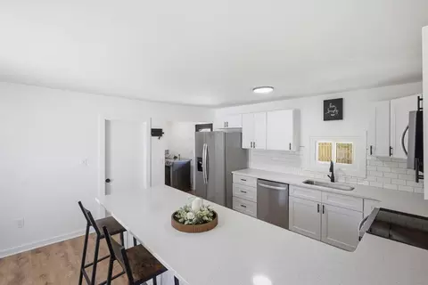 Kitchen - 18 E Oak St, Newark, OH 43055 photo 1 of 5
