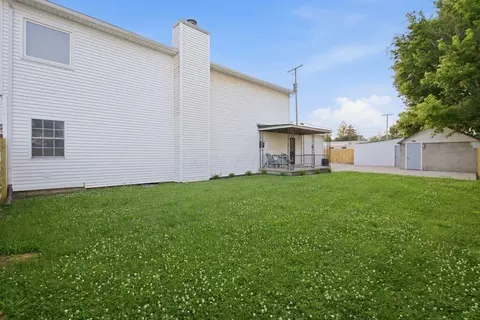Exterior - 18 E Oak St, Newark, OH 43055 photo 2 of 4