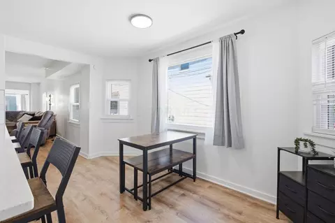 Dining - 18 E Oak St, Newark, OH 43055 photo 1 of 1