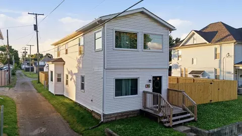 18 E Oak St, Newark, OH 43055