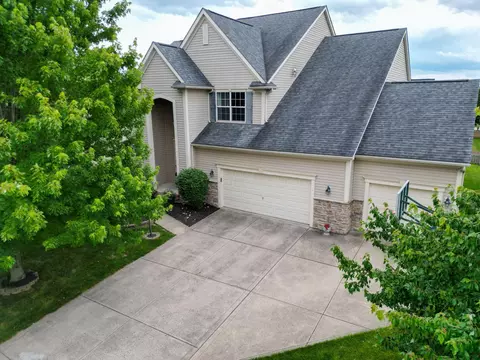 8877 Woodside St, Canal Winchester, OH 43110