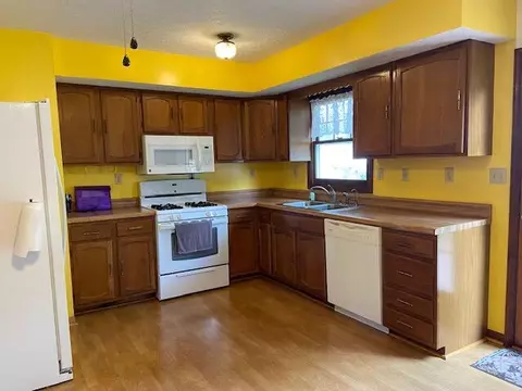 110 Rustic Dr, Circleville, OH 43113 photo 4