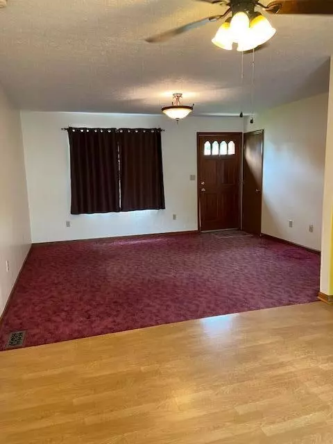 110 Rustic Dr, Circleville, OH 43113 photo 2