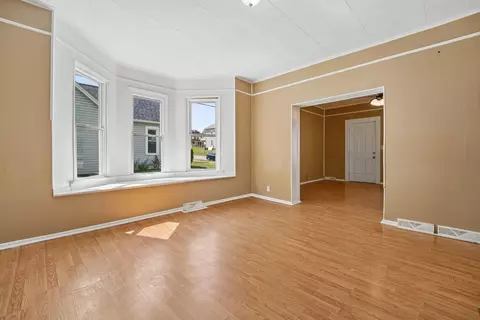 Living - 117- E 119 E Cecil St, Springfield, OH 45504 photo 4 of 10