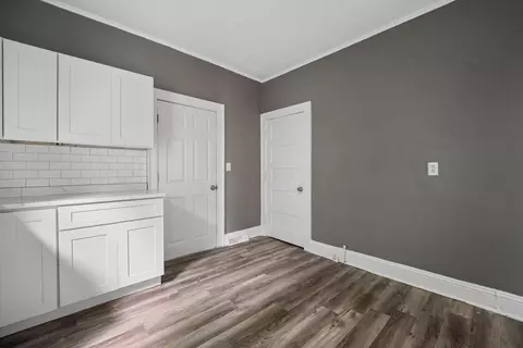 Entry Way - 117- E 119 E Cecil St, Springfield, OH 45504 photo 8 of 11