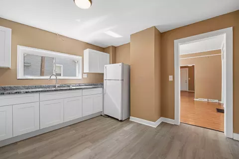 Entry Way - 117- E 119 E Cecil St, Springfield, OH 45504 photo 2 of 11