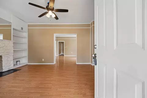 Living - 117- E 119 E Cecil St, Springfield, OH 45504 photo 2 of 10