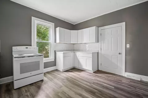 Kitchen - 117- E 119 E Cecil St, Springfield, OH 45504 photo 1 of 2