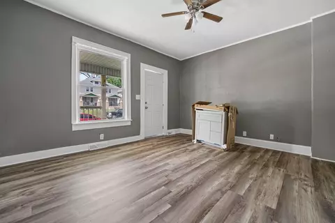 Living - 117- E 119 E Cecil St, Springfield, OH 45504 photo 7 of 10