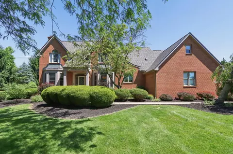 7992 Spring Mill Dr, Canal Winchester, OH 43110