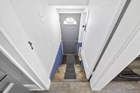 Entry Way - 262 Barnhart St, Marion, OH 43302 photo 5 of 5