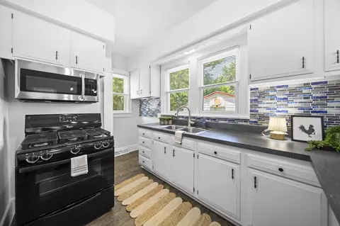 Kitchen - 262 Barnhart St, Marion, OH 43302 photo 3 of 7