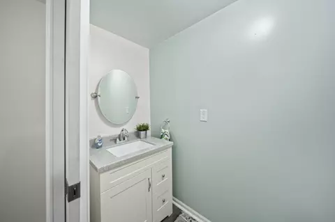 Bath - 262 Barnhart St, Marion, OH 43302 photo 3 of 5