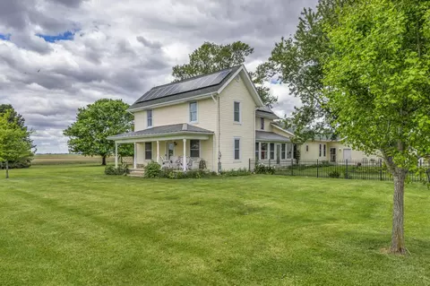6090 Junk Rd, Mount Sterling, OH 43143