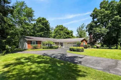 1323 Howell Dr, Newark, OH 43055