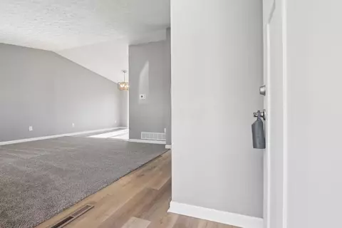 1300 Laurel Green Pl, Galloway, OH 43119