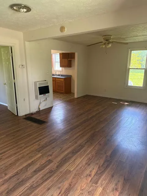 Living - 511 Vernon Ave, Delaware, OH 43015 photo 1 of 2
