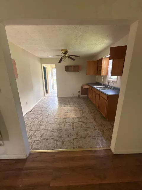 Kitchen - 511 Vernon Ave, Delaware, OH 43015 photo 1 of 2