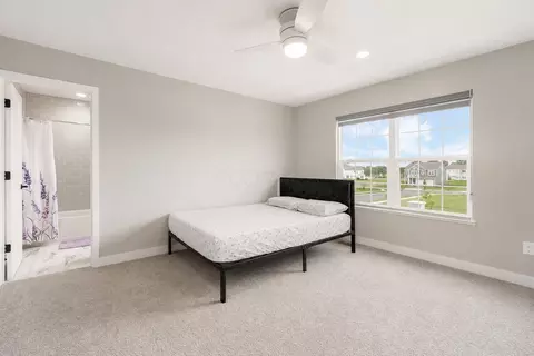 Bedroom - 1601 Cromwill Loop, Delaware, OH 43015 photo 3 of 8