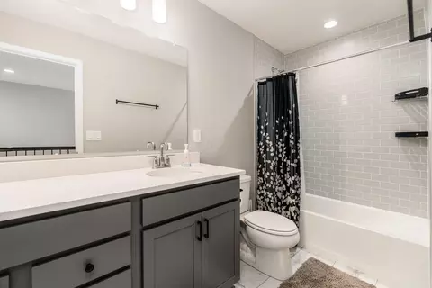 Bath - 1601 Cromwill Loop, Delaware, OH 43015 photo 5 of 5