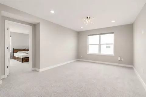 Bedroom - 1601 Cromwill Loop, Delaware, OH 43015 photo 2 of 8