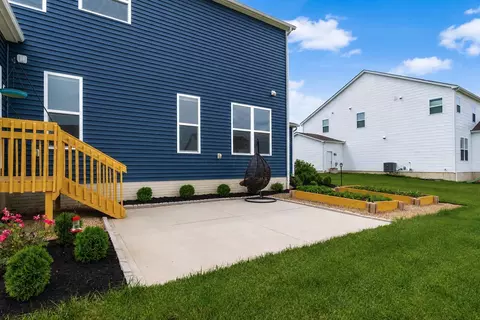 Exterior - 1601 Cromwill Loop, Delaware, OH 43015 photo 10 of 11
