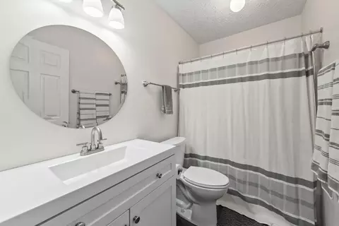 Bath - 3688 Carnforth Dr, Columbus, OH 43221 photo 3 of 3