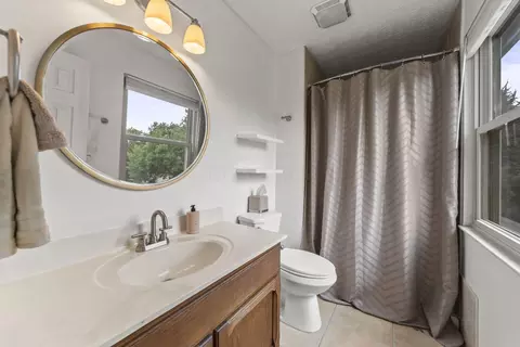 Bath - 3688 Carnforth Dr, Columbus, OH 43221 photo 2 of 3
