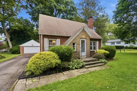 933 E High St, Mount Vernon, OH 43050