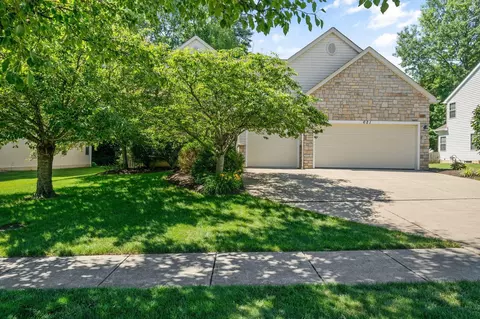 621 Canteridge Dr, Pickerington, OH 43147