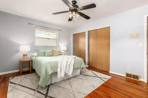 Bedroom - 1417 Devonhurst Dr, Columbus, OH 43232 photo 1 of 6