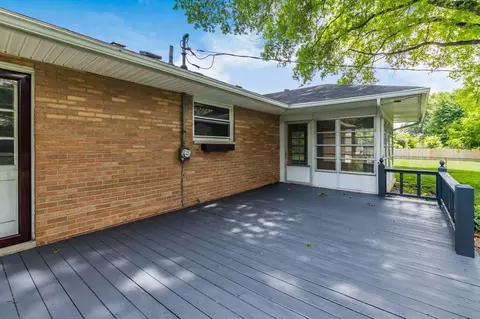 Exterior - 1417 Devonhurst Dr, Columbus, OH 43232 photo 7 of 10
